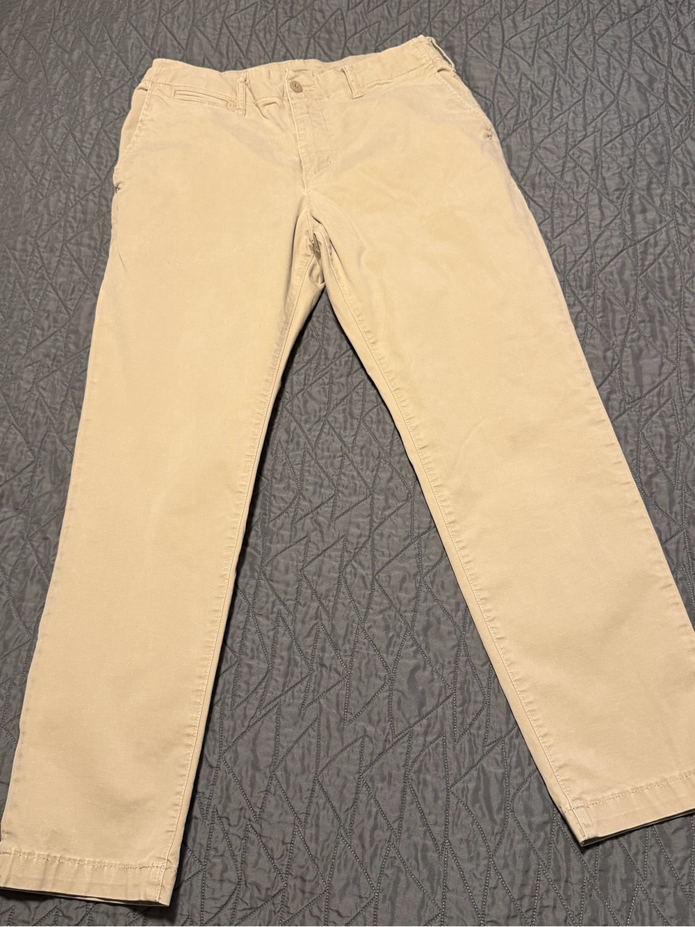 Classic Men's American Eagle Beige Chino Pants